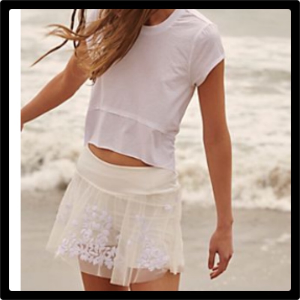 -❤️Free People Movement Ribbon Embroidered Skort Mesh Overlay White Large